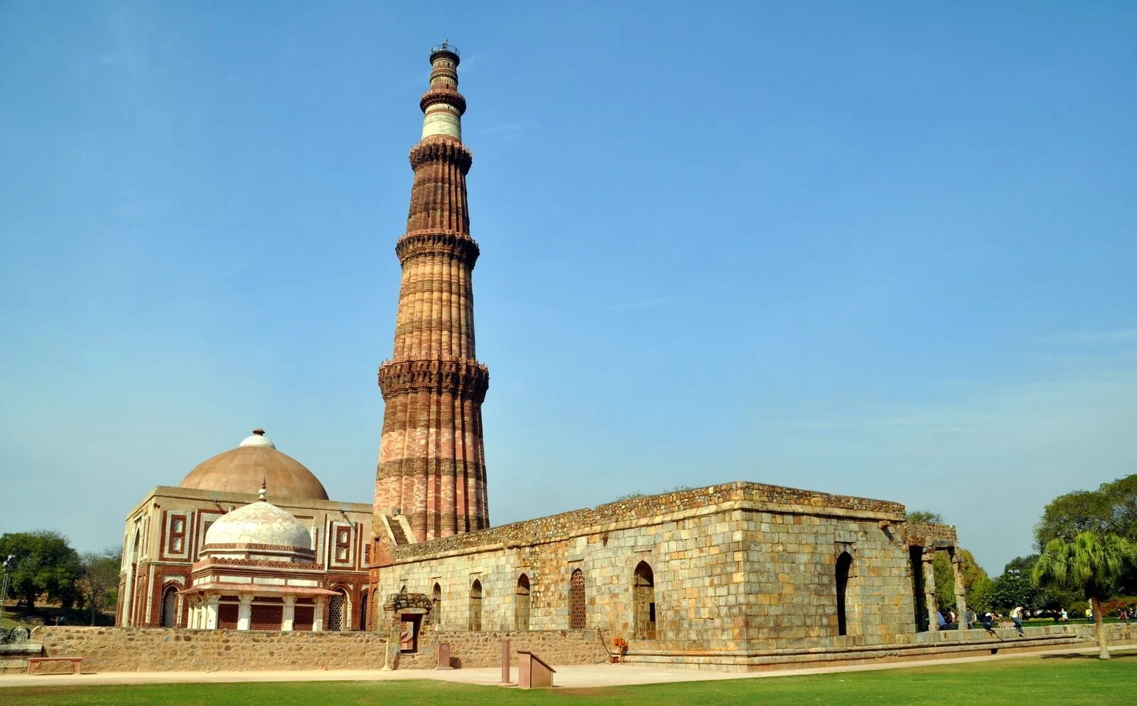 Qutub Minar Delhi UNESCO World Heritage Site Golden Triangle Tour
